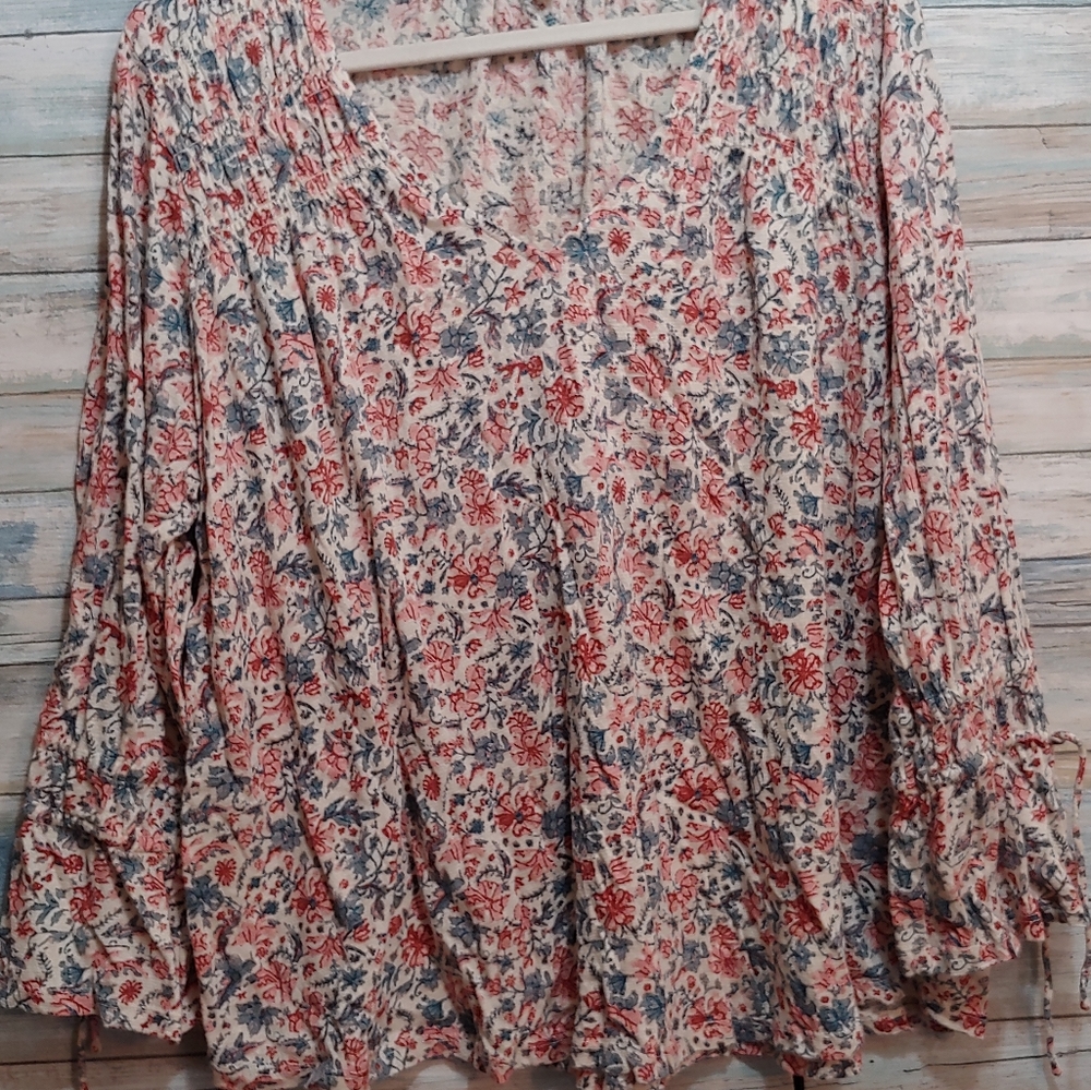 Lucky Brand Top with Stirring and Tie Sleeve 2X